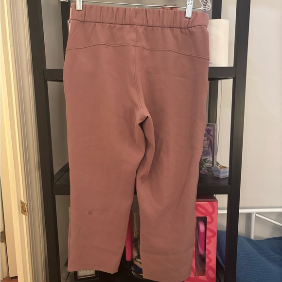 EUC Lululemon On the Fly Crop *Woven 23" Size 6 - Picture 13 of 14